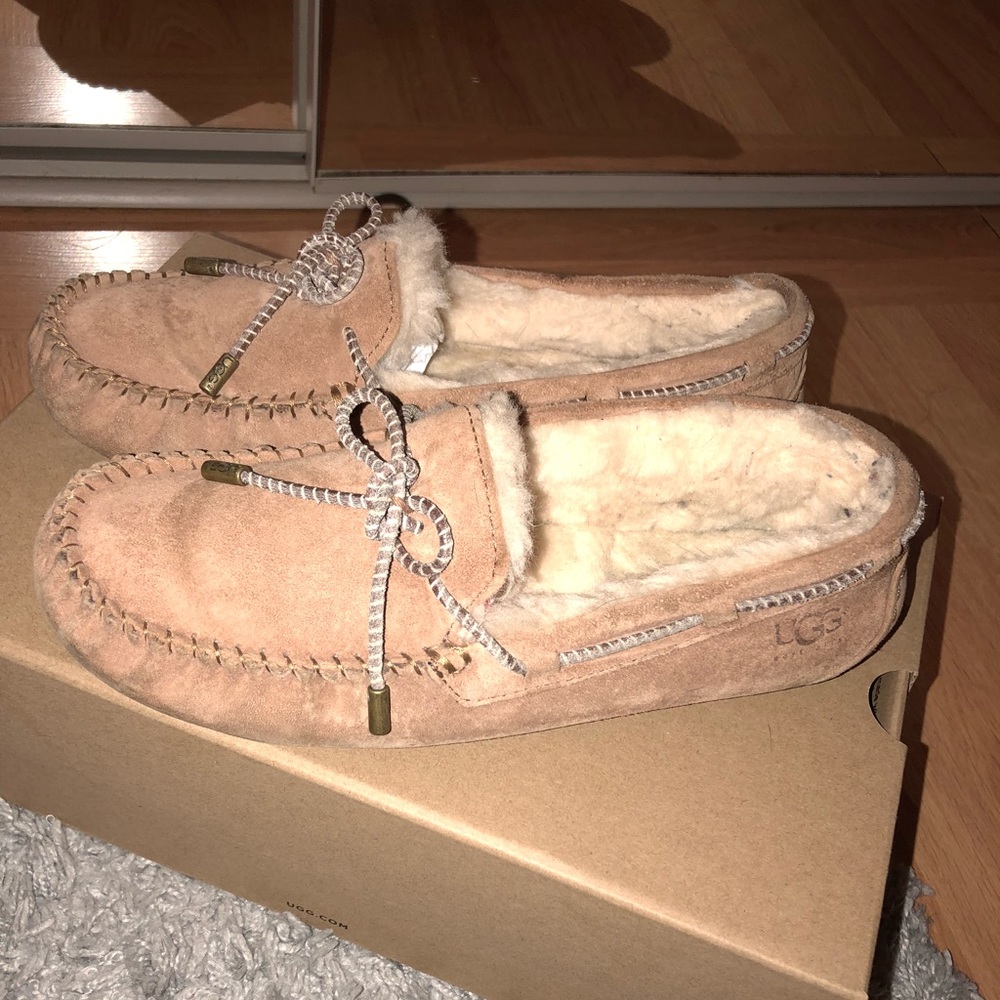 CHESTNUT UGG SLIPPER MOCCASINS